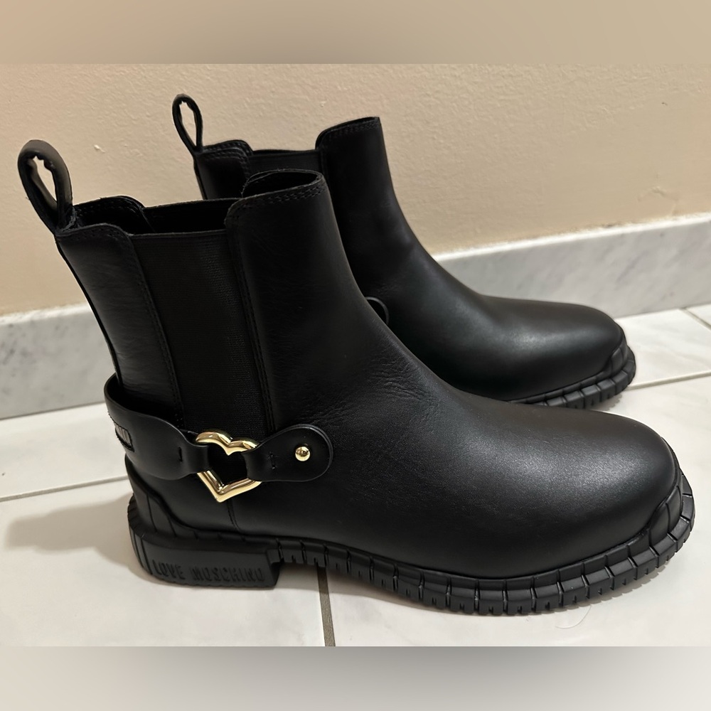 Love Moschino boots (NEW)